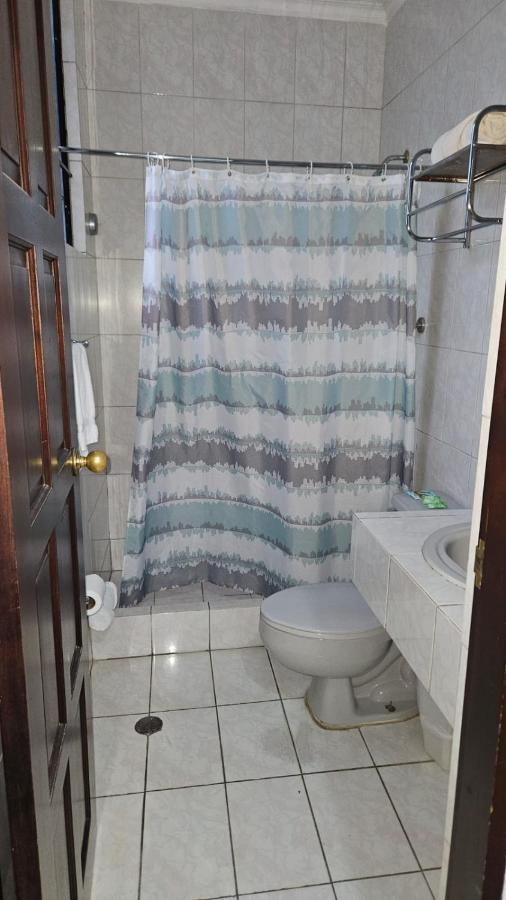 Hotel Valladolid Heredia Buitenkant foto