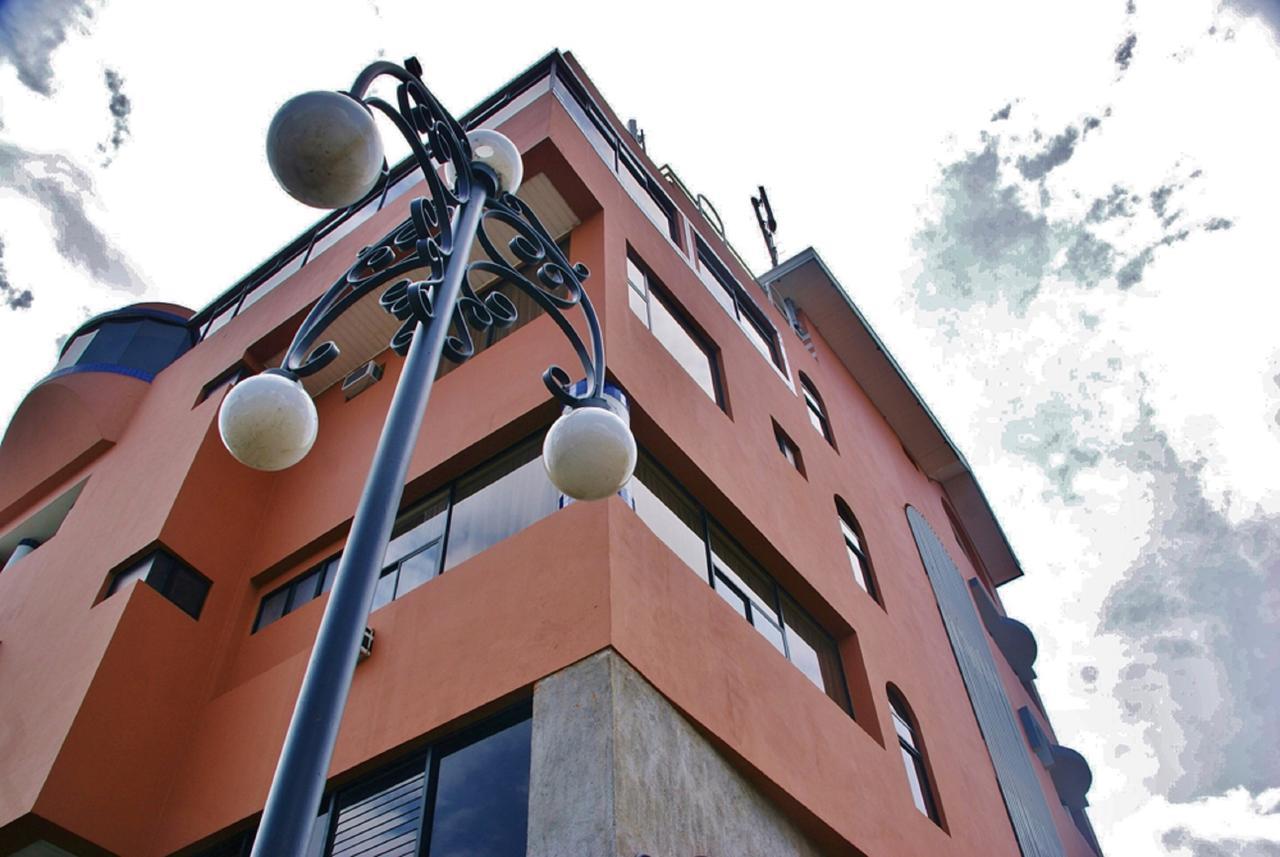 Hotel Valladolid Heredia Buitenkant foto